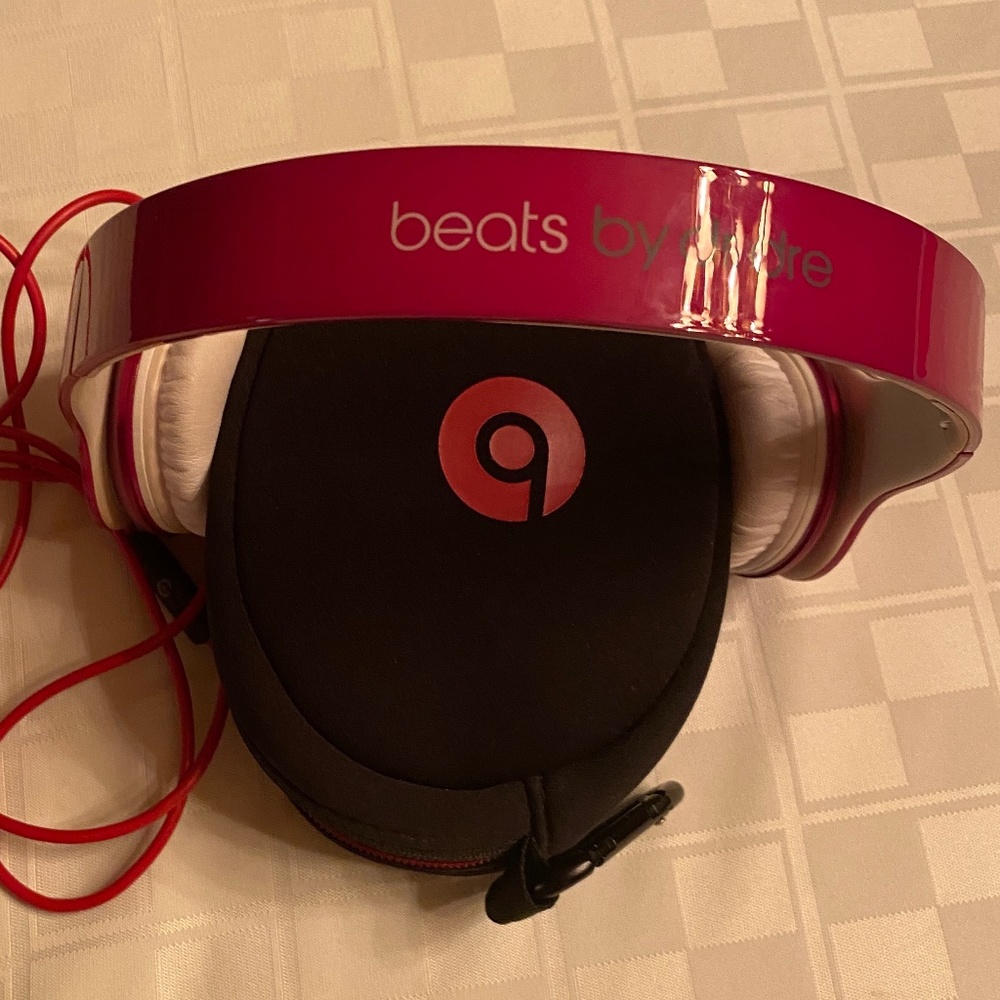 Beats Solo HD Pink Wired